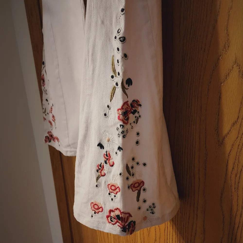 Anna-Kaci Floral Daisy Embroidered Mid Rise Bell Bottom Flare Jeans Sz XL (NWT) - Picture 10 of 14